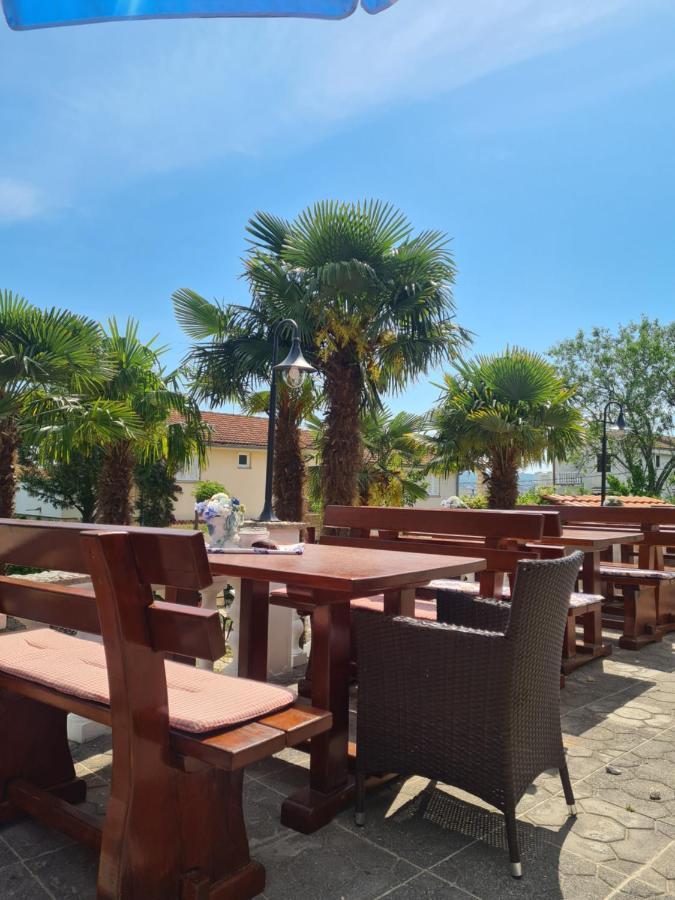 Villa Carpe Diem Vantacici Exteriör bild
